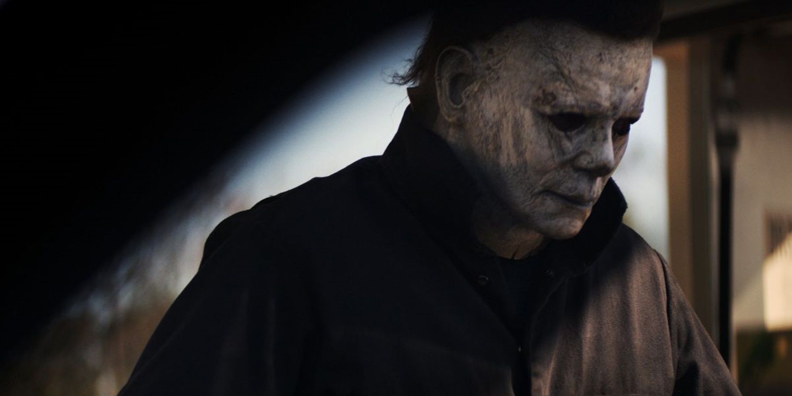 Masked_Michael_Myers_in_Halloween_2018