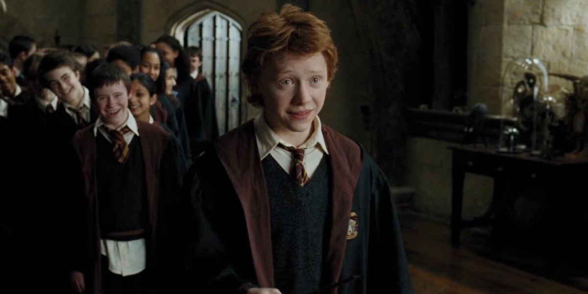 Ron Weasley in Harry Potter and the Prisoner of Azkaban with his classmates behind him