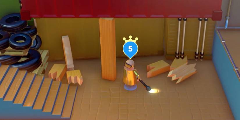 Player breaks a wooden pillar using a melee weapon