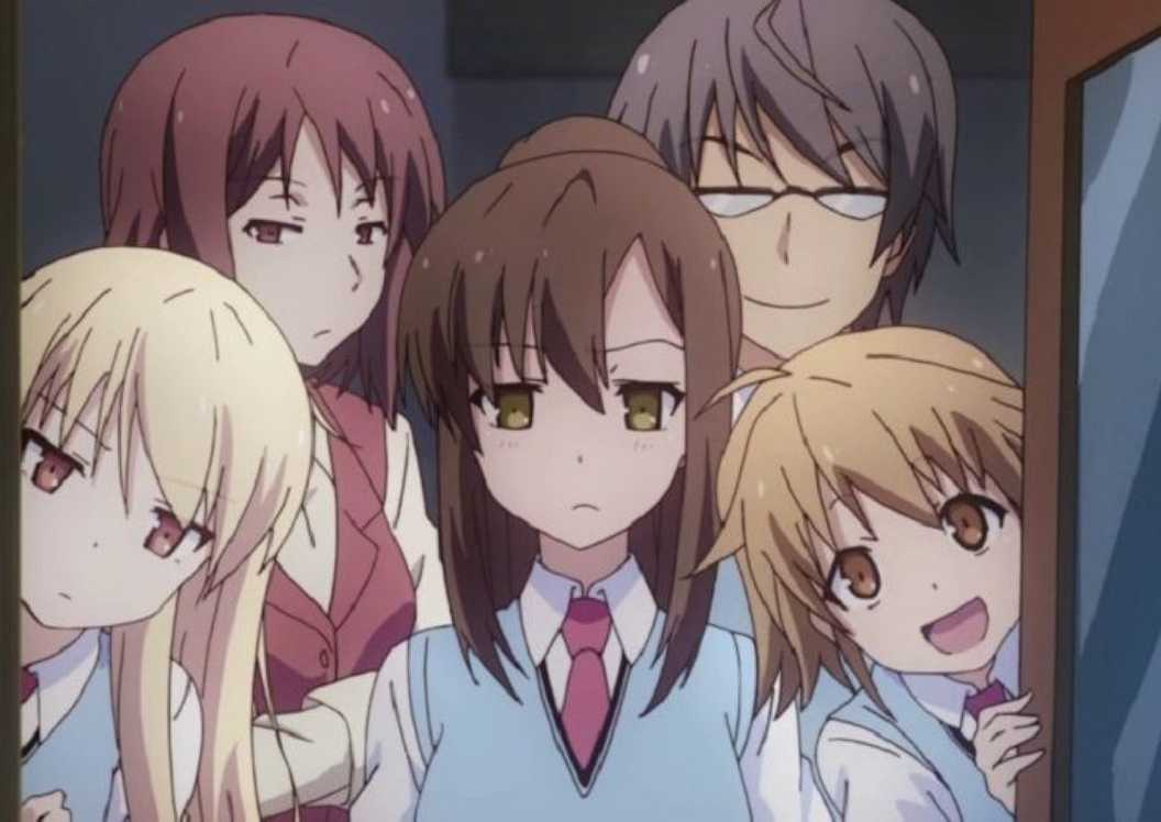 The cast of The Pet Girl of Sakurasou in a doorway