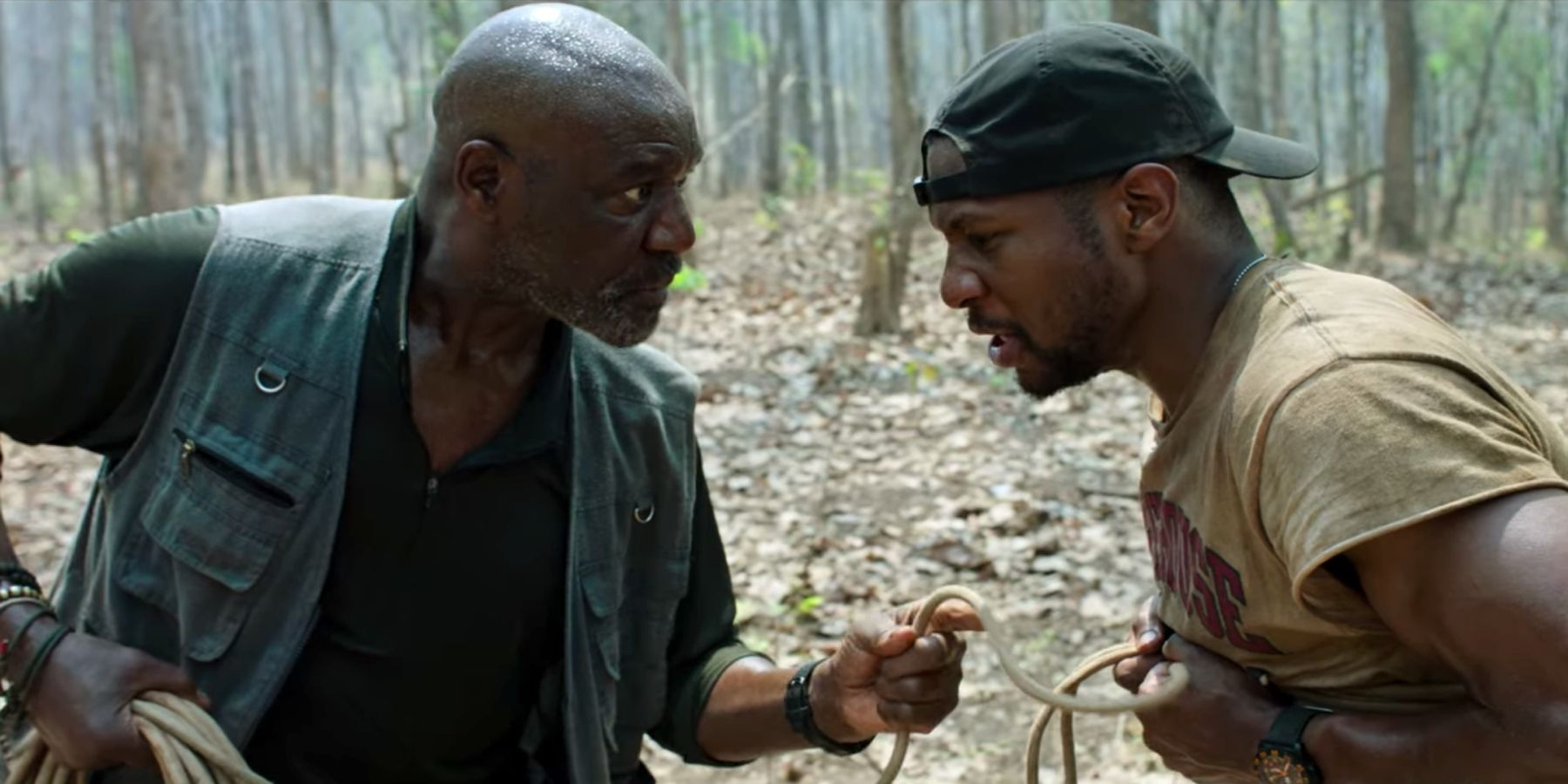 Jonathan Majors and Delroy Lindo in Da 5 bloods