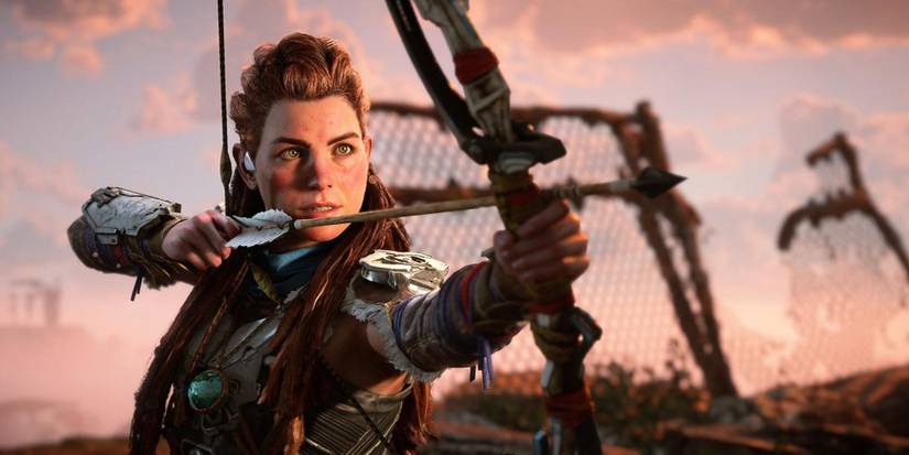 Aloy drawing bow and arrow