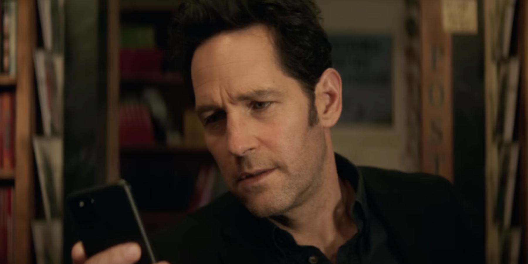 Ant-Man 3 Quantumania Scott On His Phone