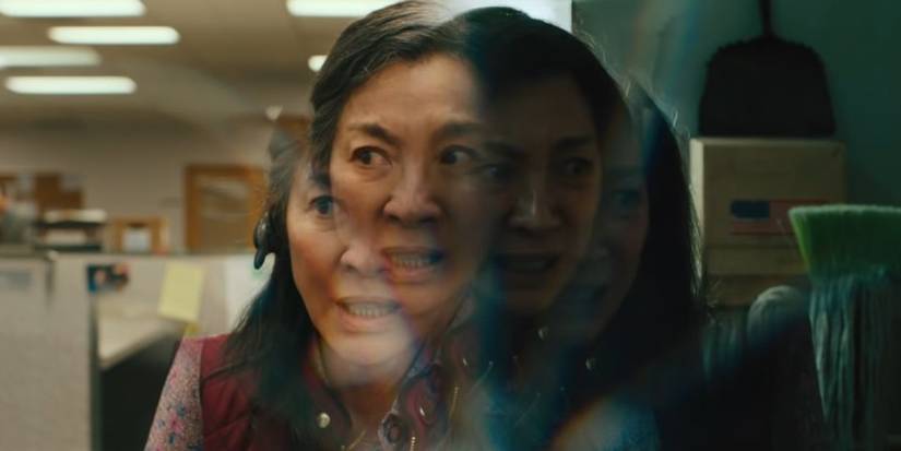 evelyn-michelle-yeoh-everything-everywhere-all-at-once-split-shot