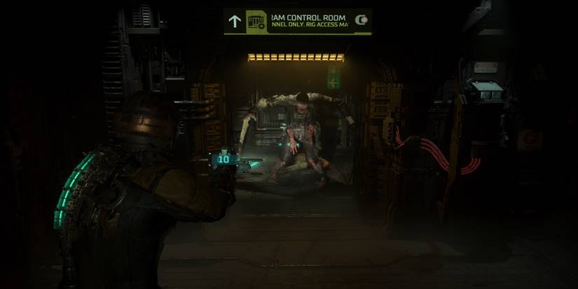 Fighting Necromorphs in the Dead Space remake