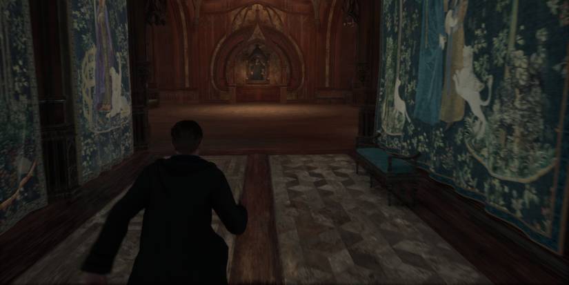 Hogwarts Legacy Running In Corridor
