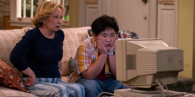 Kitty Forman and Ozzie using a computer in That '90s Show.