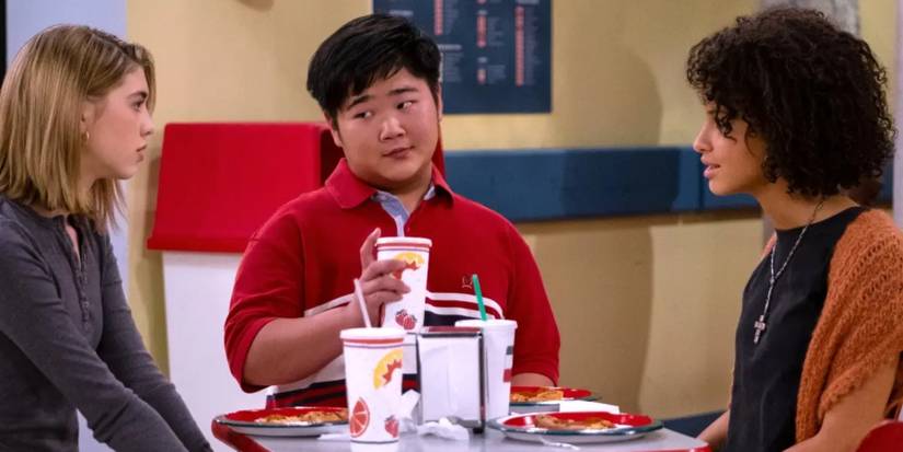 Leia Ozzie and Gwen hanging out in That '90s Show.