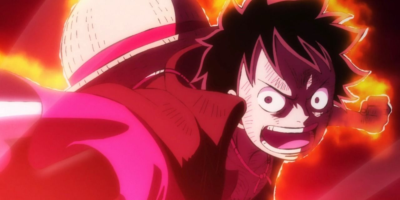 Luffy punching his opponent