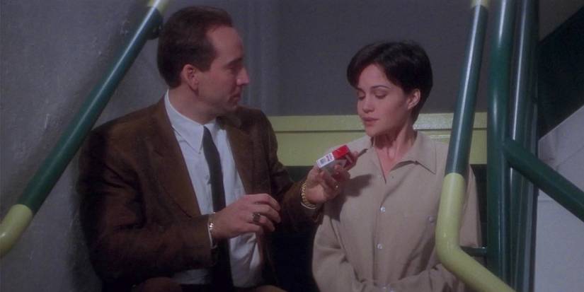 Nicolas_Cage_and_Carla_Gugino_in_a_stairwell_in_Snake_Eyes