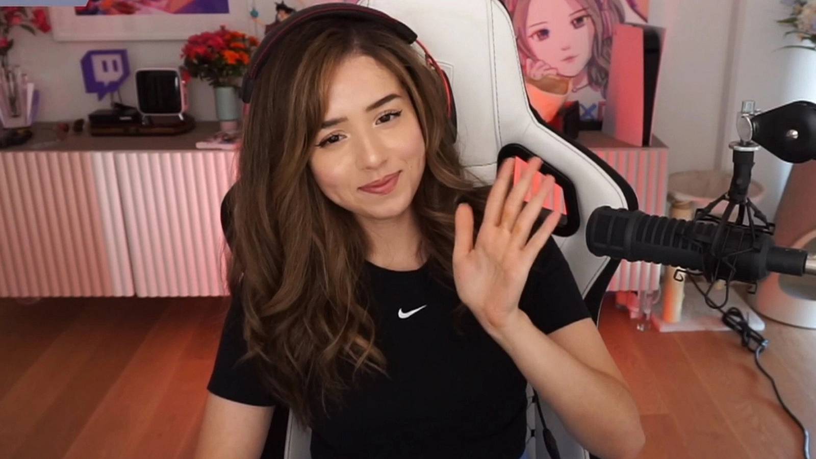 pokimane-pays-people-to-block-trolls-twitch