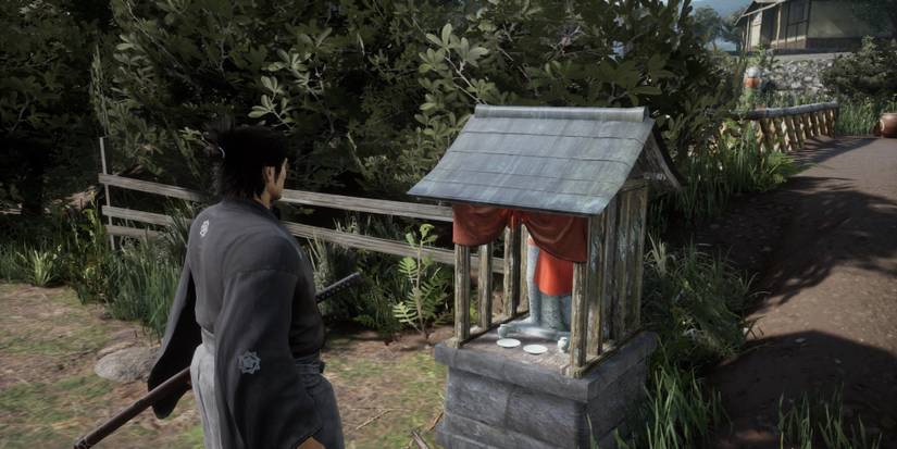 Praying at a shrine in Like a Dragon Ishin