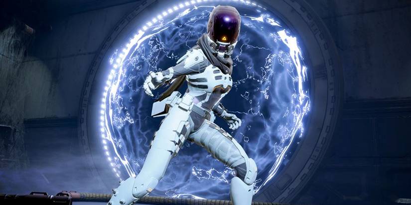 Wraith Standing in front of Portal Apex Legends