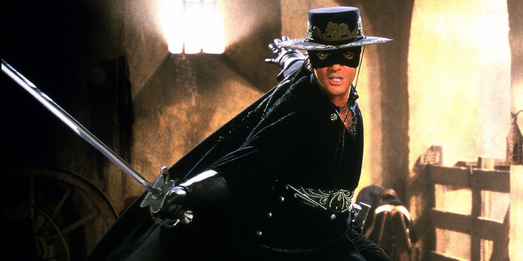 Antonio-Banderas-in-The-Mask-of-Zorro