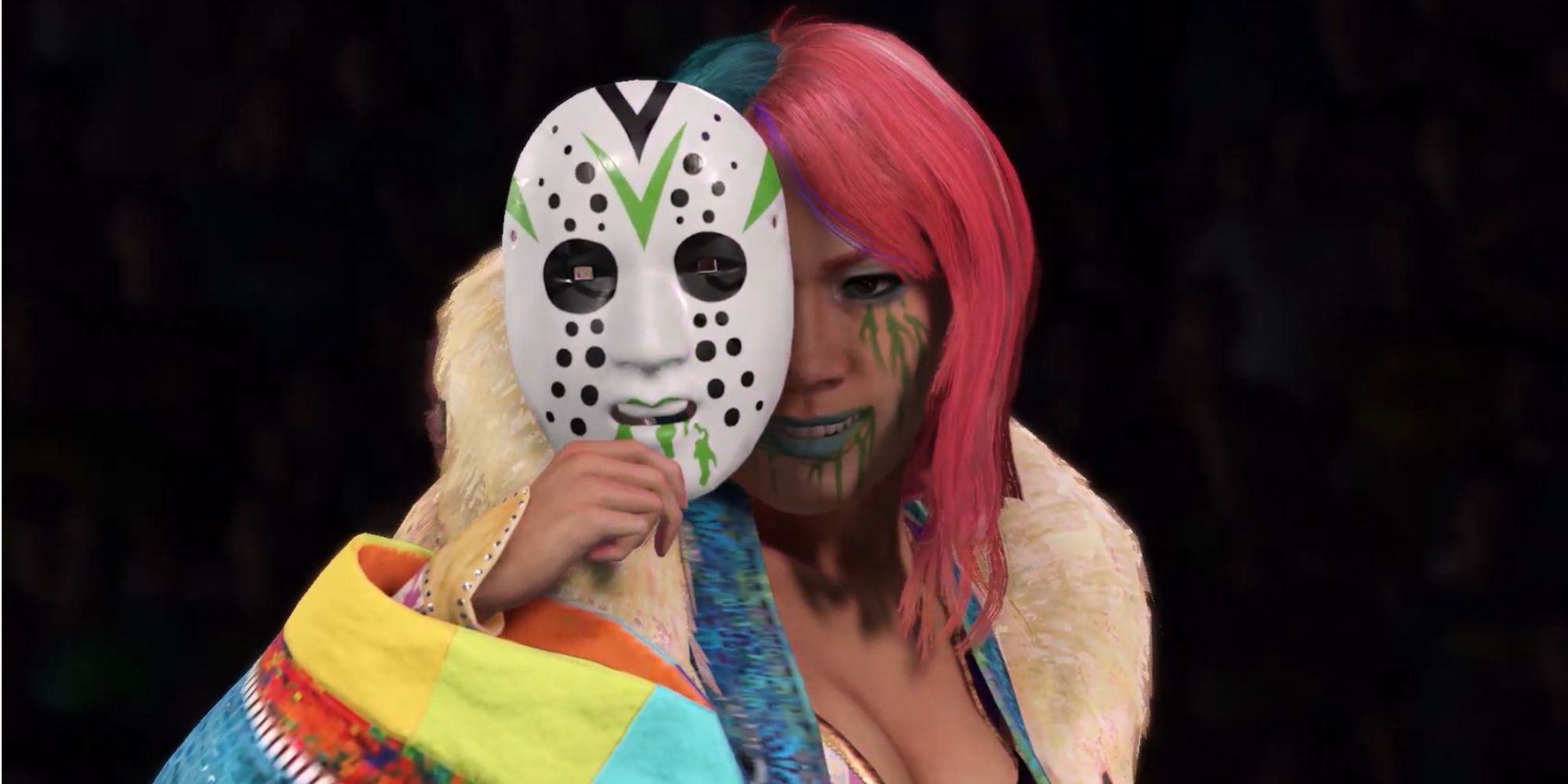 Asuka mỉm cười với một nửa khuôn mặt được che bởi chiếc mặt nạ trắng trong WWE2K23