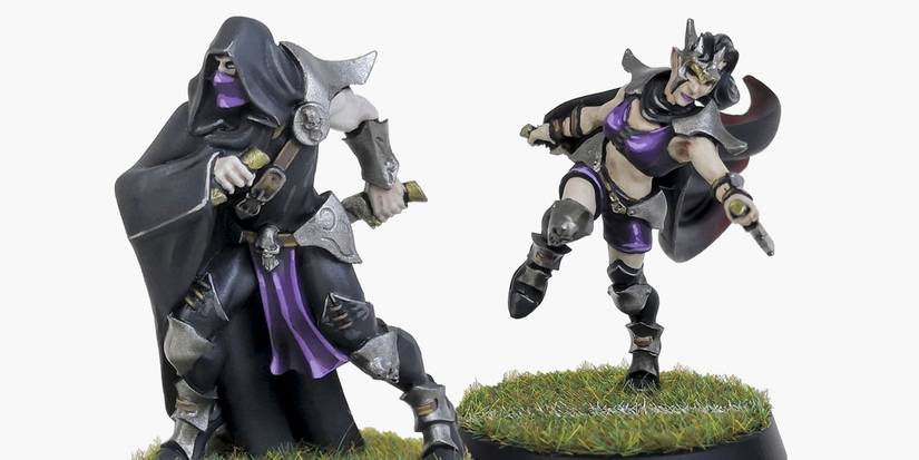 Dark-Elf-Assassins using side step agility skills in blood bowl