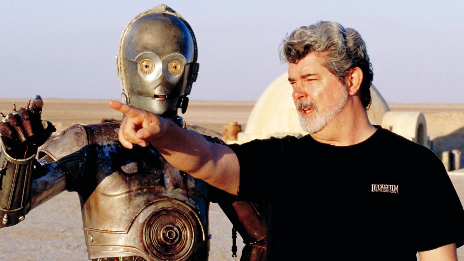 George_Lucas_on_set_with_C-3PO