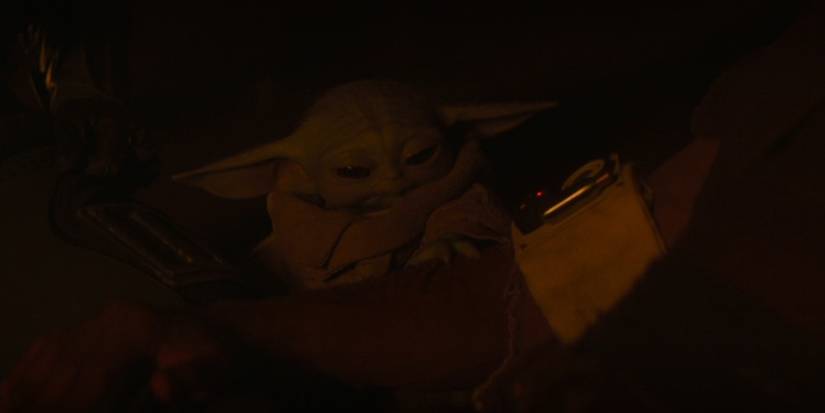 Grogu uses force heal Geef Karga in The Mandalorian