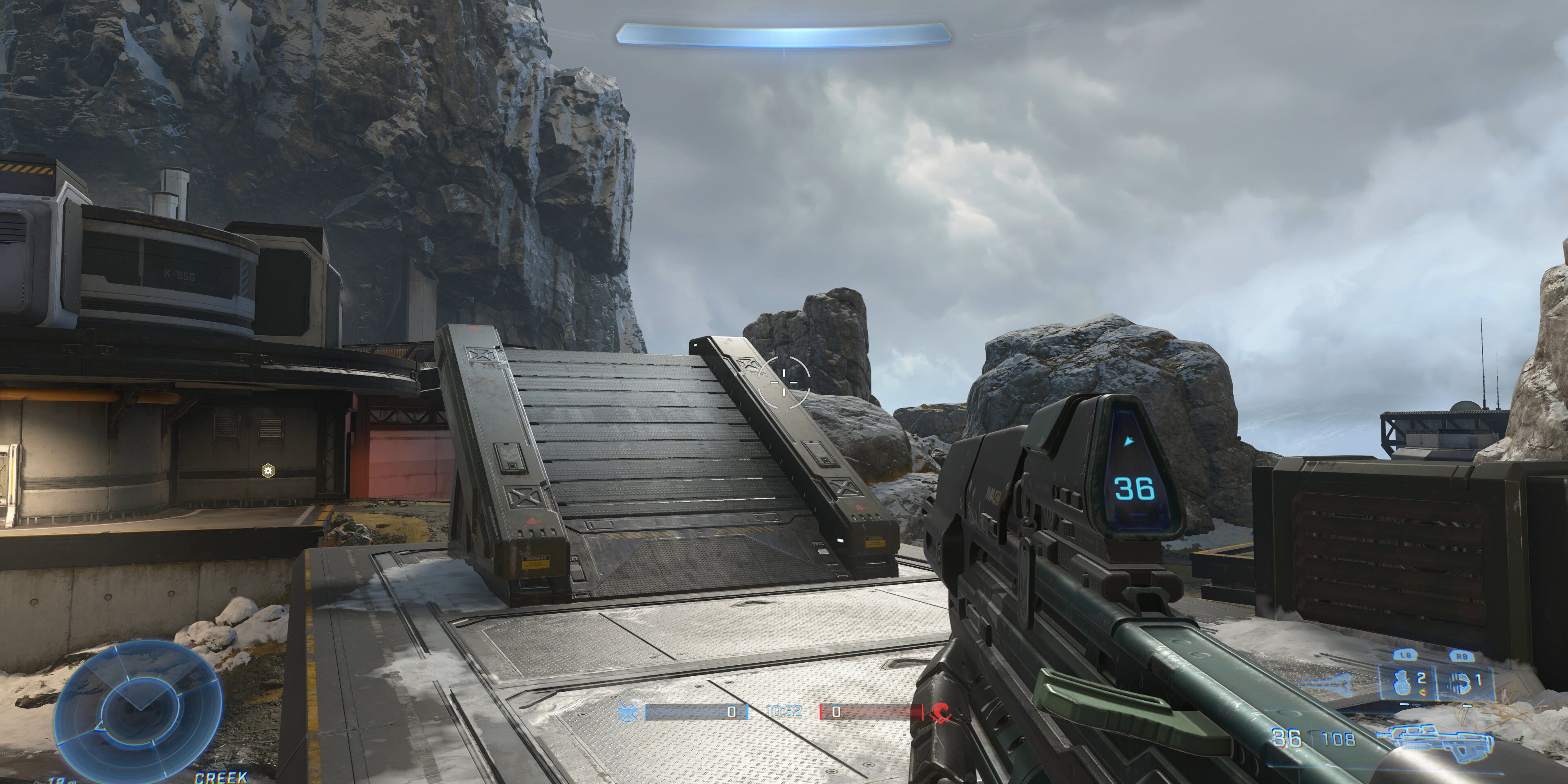 Conveyor lift on Halo Infinite's Cliffhanger map