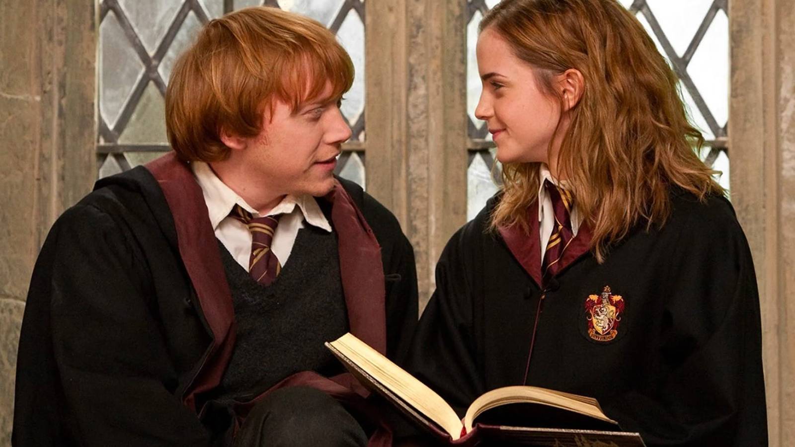 Ron and Hermione in Harry Potter