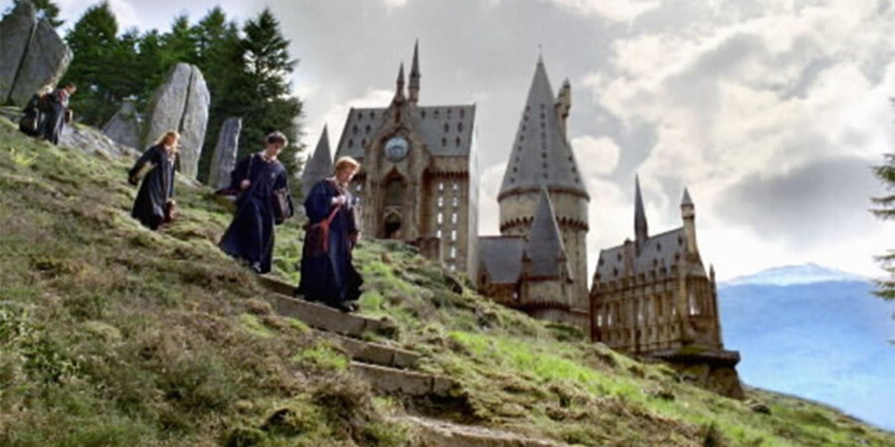 Hermione, Harry and Ron walking outside Hogwarts in Harry Potter