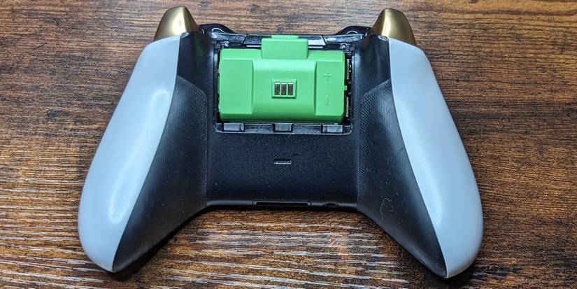PowerA Play And Charge Kit In Xbox One Controller