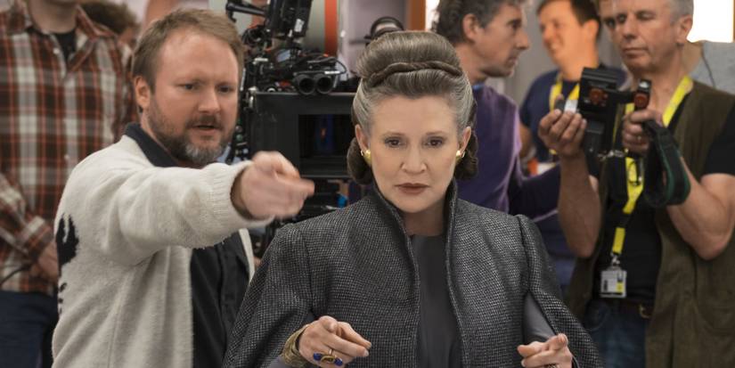 Rian_Johnson_on_the_set_of_The_Last_Jedi_with_Carrie_Fisher