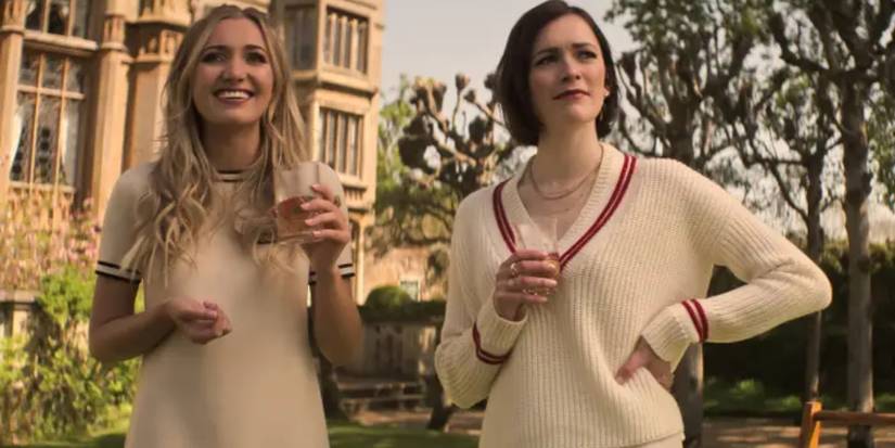 Phoebe and Kate smiling in season 4 of You