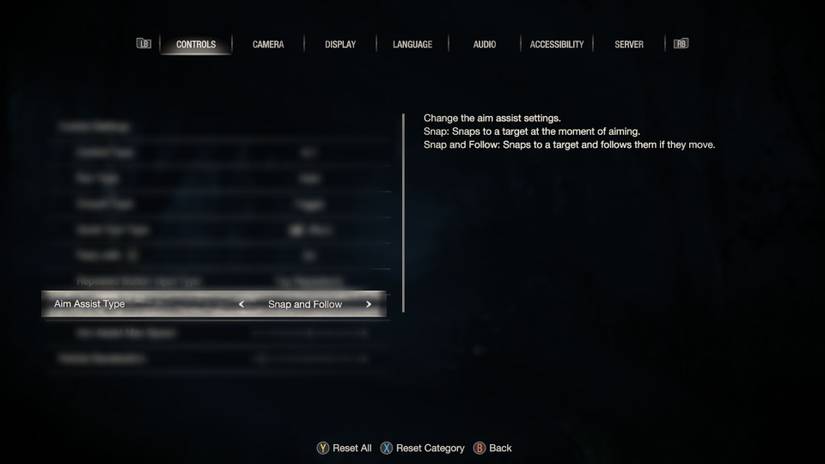 image showing the aim assist types and settings in the re4 remake. 