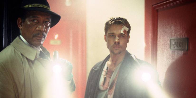 Brad_Pitt_and_Morgan_Freeman_with_flashlights_in_Seven
