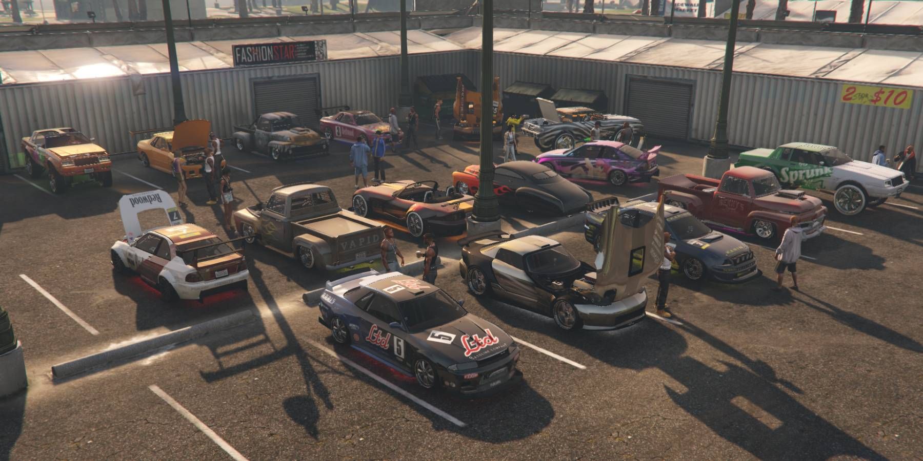 A gathering of customized cars in Grand Theft Auto Online