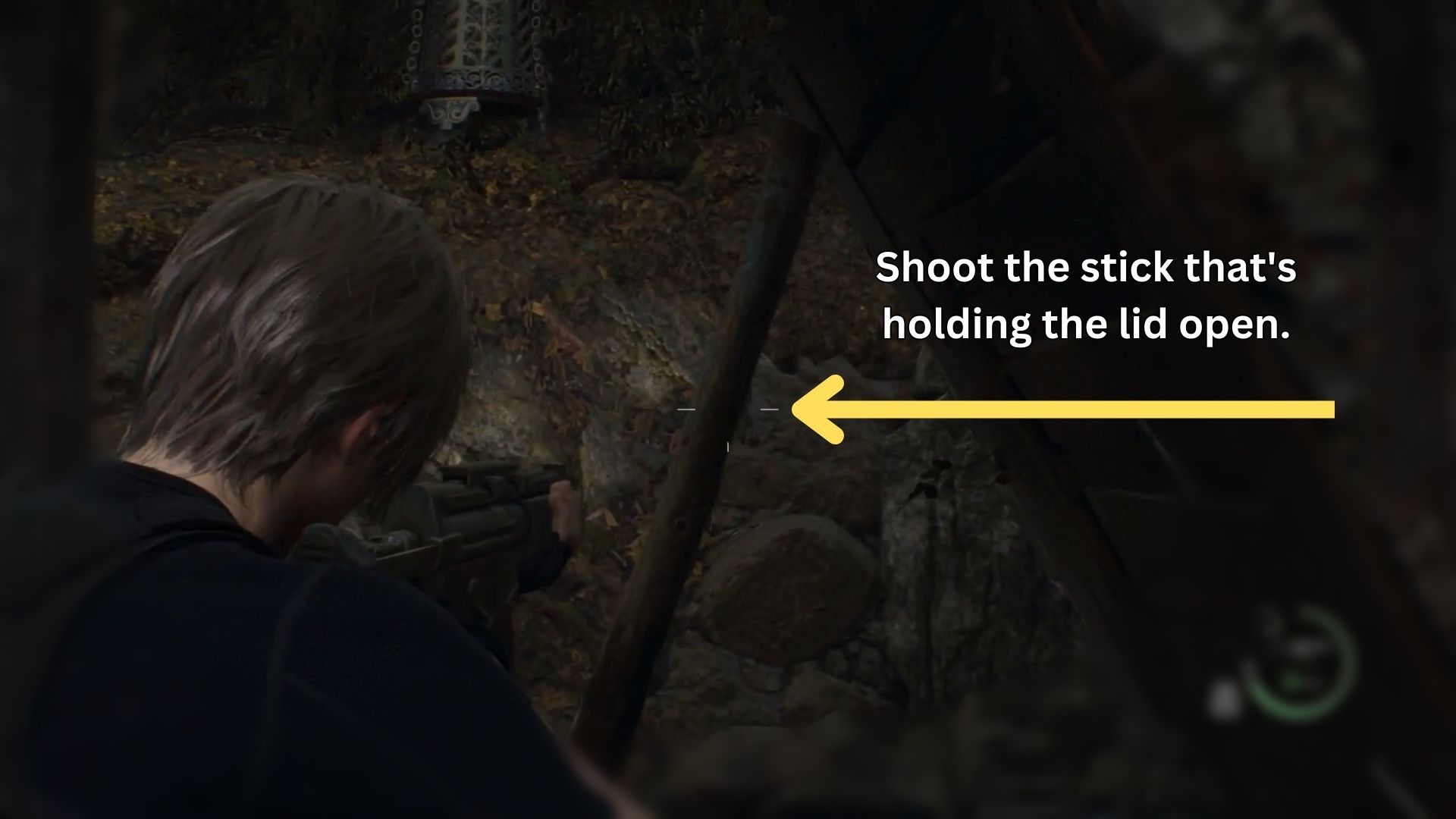 image showing how to keep the second pearl pendant clean in the re4 remake.