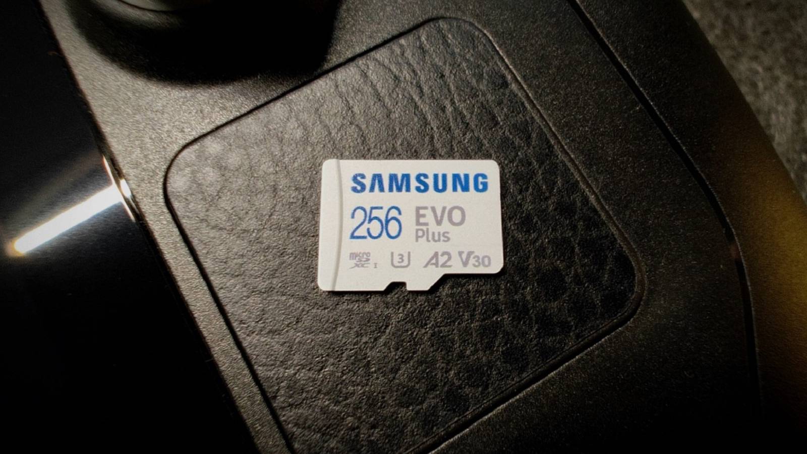 Valve-Custom-Steam-Deck-SD-Card-Pic