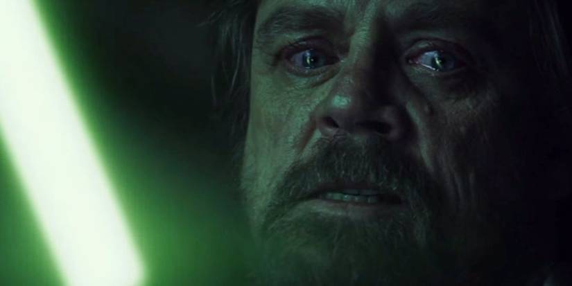 luke-skywalker-mark-hamill-the-last-jedi-star-wars-flashback-lightsaber