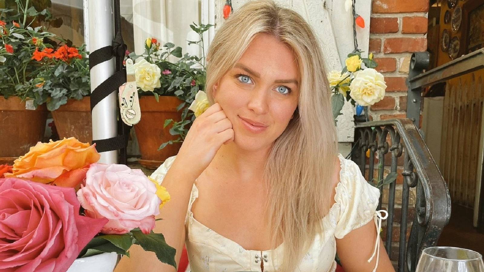 qtcinderella-baking-book-twitch