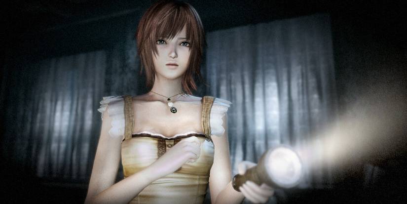 Ruka holding a flash light in Fatal Frame: Mask of the Lunar Eclipse