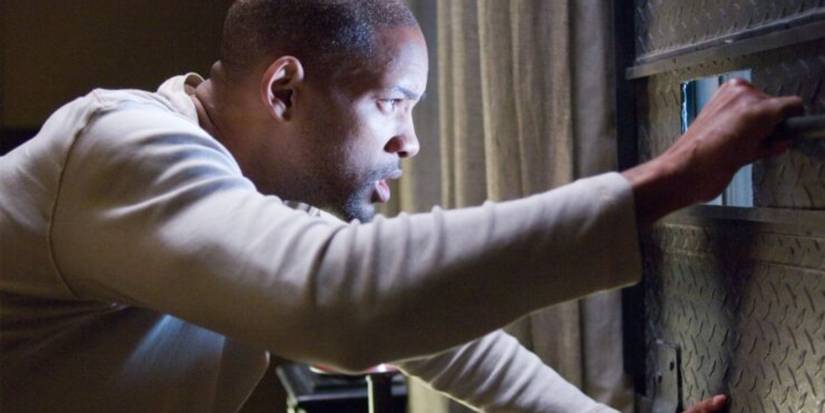 Robert Neville (Will Smith) in I Am Legend