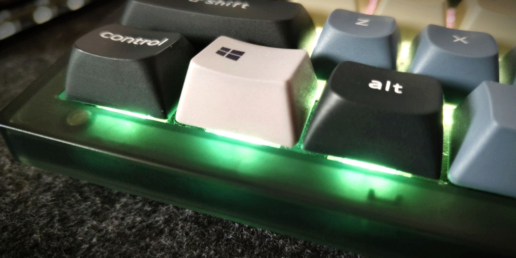 Microsoft-Windows-RGB-Keyboard-Example-Green