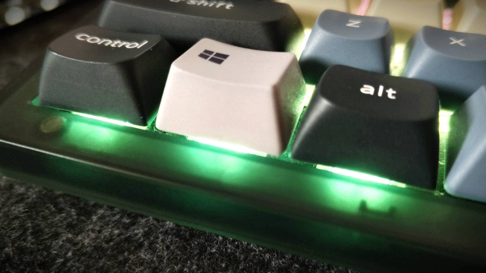 Microsoft-Windows-RGB-Keyboard-Example-Green