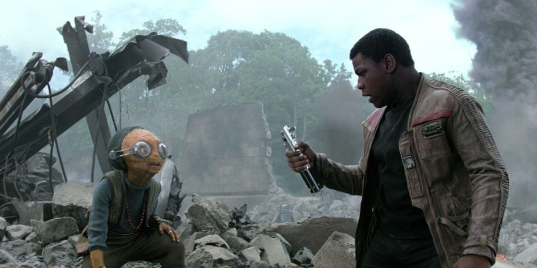 maz-kanata-and-finn-the-force-awakens-star-wars-lightsaber-post-battle