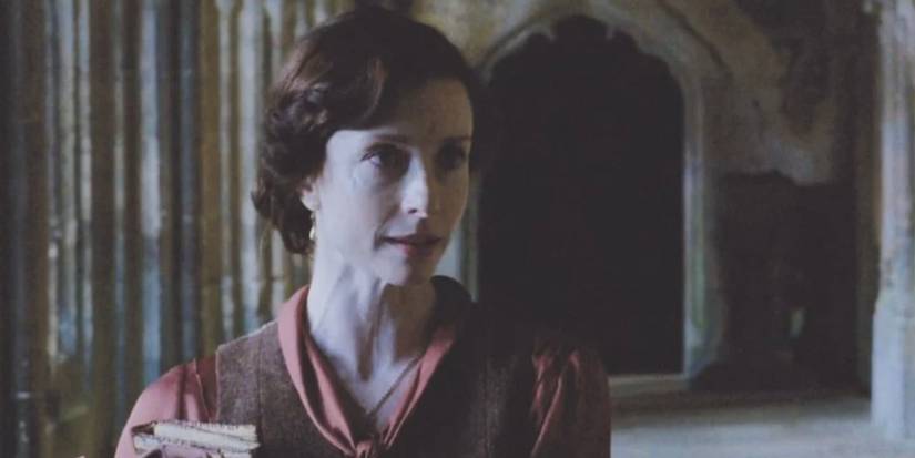 Minerva McGonagall in a cut scene in Fantastic Beasts Crimes of Grindewald