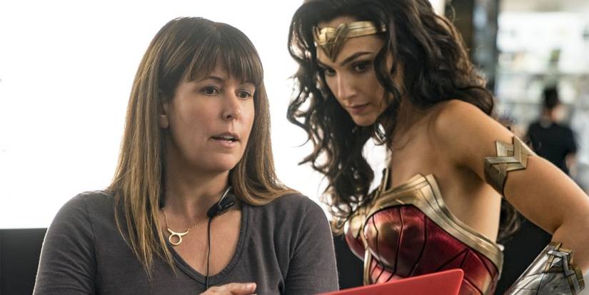 Patty_Jenkins_and_Gal_Gadot_on_the_set_of_Wonder_Woman