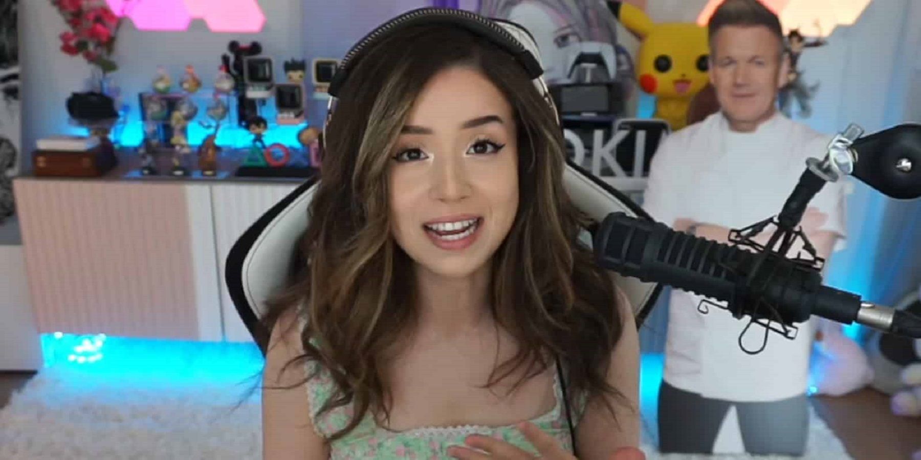 Pokimane Gives Away Over 10 000 To Smaller Streamers