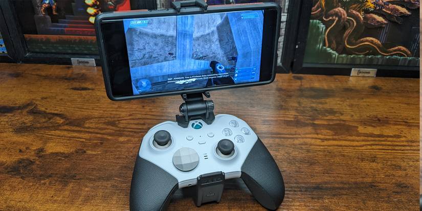PowerA Moga Play And Charge Mobile Gaming Clip Halo