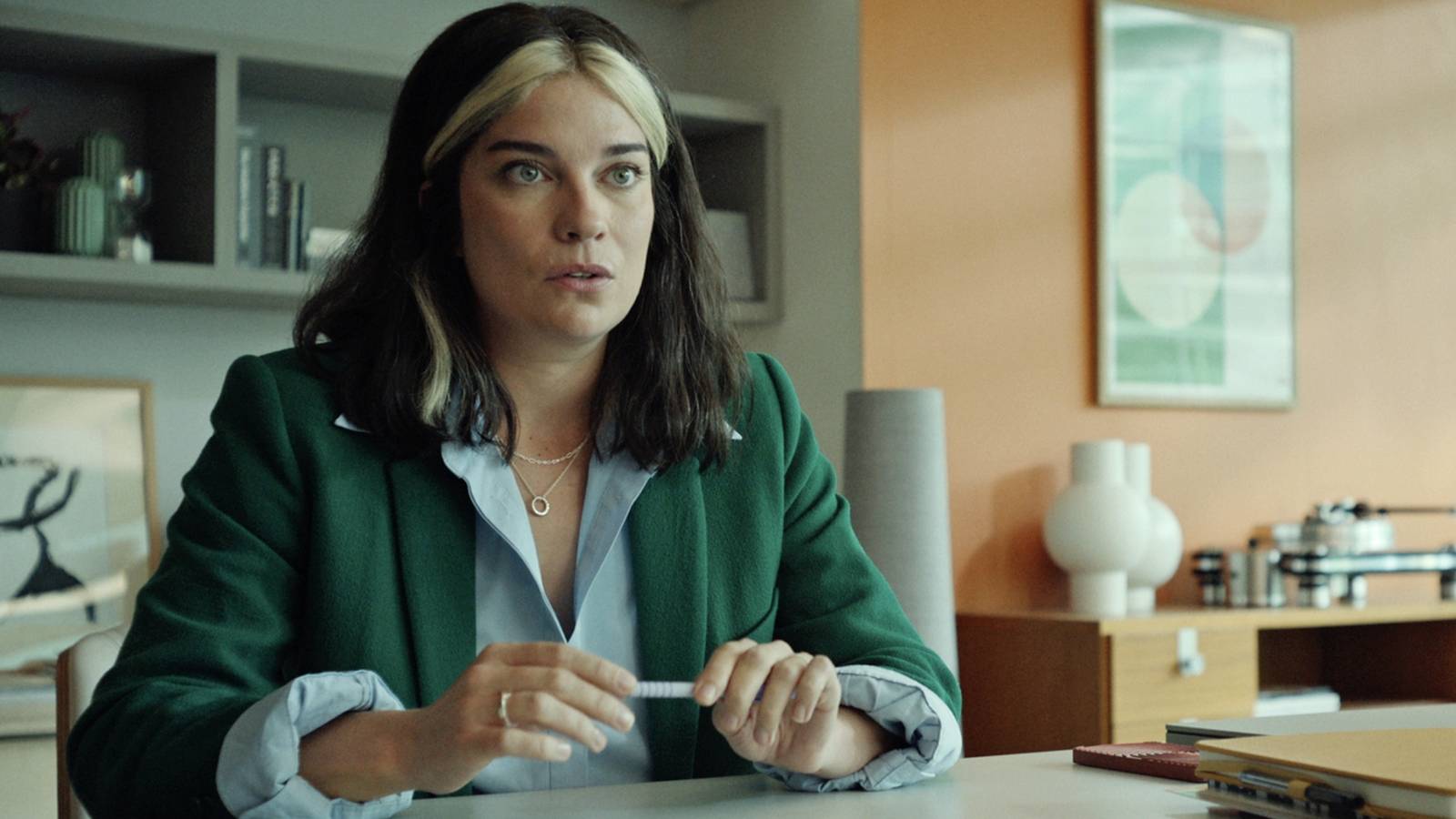 black mirror joan is awful annie murphy Cropped