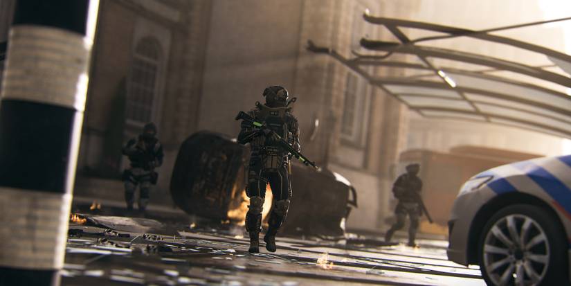 Call of Duty Warzone 2 Soldiers Walking