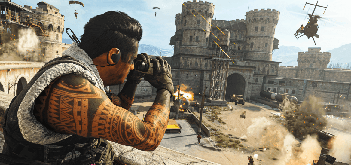 Screenshot of a player using binoculars to scout a battle in Call of Duty: Warzone Caldera