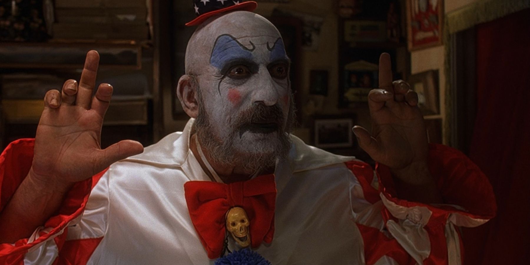 A man with clown makeup in House Of 1000 Corpses