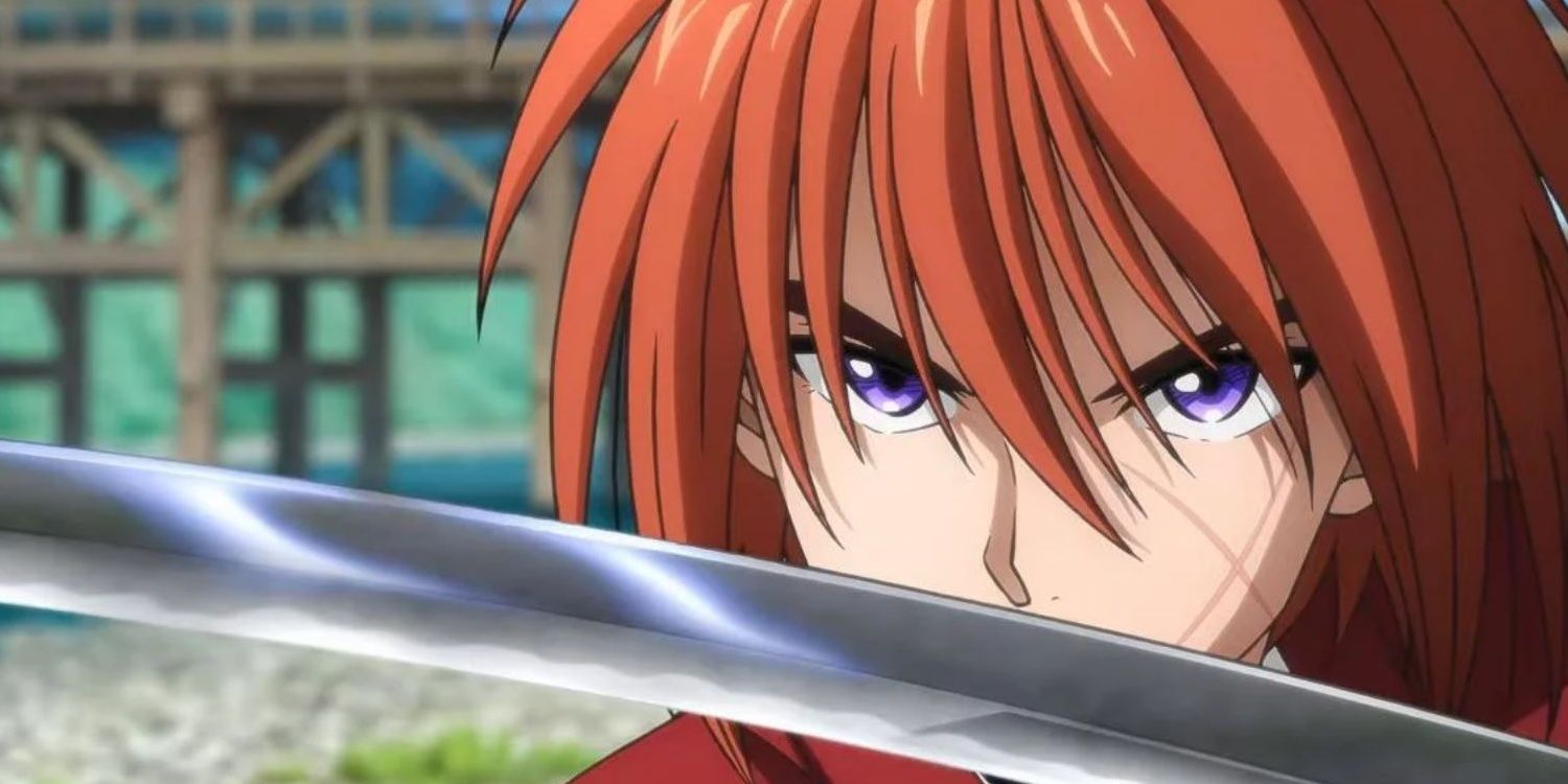 Kenshin holding his sword