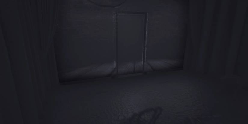 layers of fear - photo door - empty frame